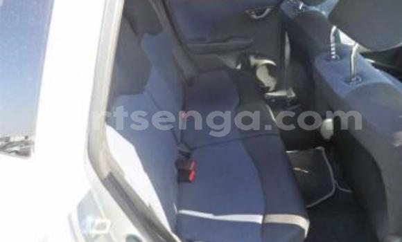 Nunua Ilio tumika Honda FIT White Gari ndani ya Ezulwini nchini Hhohho Nunua Ilio tumika Honda FIT White Gari ndani ya Ezulwini nchini Hhohho