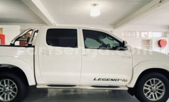 Buy Used Toyota Hilux White Car in Ezulwini in Hhohho Buy Used Toyota Hilux White Car in Ezulwini in Hhohho