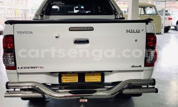 Nunua Ilio tumika Toyota Hilux White Gari ndani ya Ezulwini nchini Hhohho Nunua Ilio tumika Toyota Hilux White Gari ndani ya Ezulwini nchini Hhohho