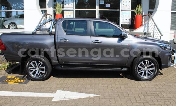 Buy Used Toyota Hilux Silver Car in Ezulwini in Hhohho Buy Used Toyota Hilux Silver Car in Ezulwini in Hhohho