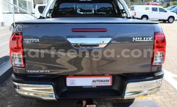 Buy Used Toyota Hilux Silver Car in Ezulwini in Hhohho Buy Used Toyota Hilux Silver Car in Ezulwini in Hhohho