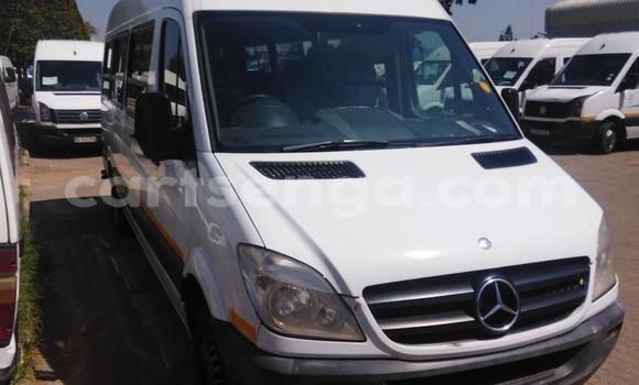 Buy Used Mercedes-Benz C-Classe White Car in Mbabane in Manzini Buy Used Mercedes-Benz C-Classe White Car in Mbabane in Manzini