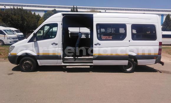 Buy Used Volkswagen Quantum White Car in Mbabane in Manzini Buy Used Volkswagen Quantum White Car in Mbabane in Manzini