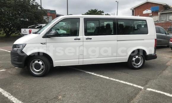 Buy Used Volkswagen Transporter White Car in Mbabane in Manzini Buy Used Volkswagen Transporter White Car in Mbabane in Manzini