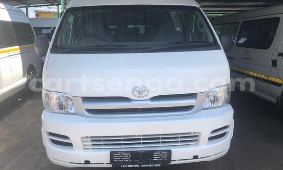 Buy Used Toyota Commuter White Car in Mbabane in Manzini