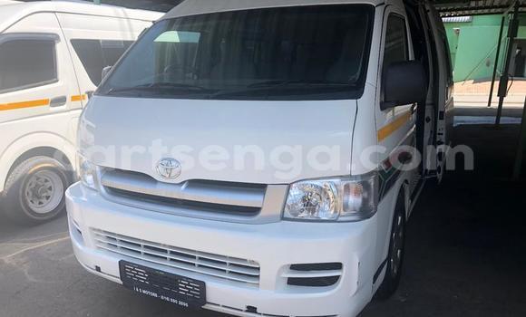 Buy Used Toyota Commuter White Car in Mbabane in Manzini Buy Used Toyota Commuter White Car in Mbabane in Manzini