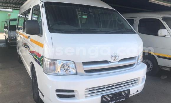 Buy Used Toyota Commuter White Car in Mbabane in Manzini Buy Used Toyota Commuter White Car in Mbabane in Manzini