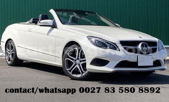 Nunua Imported Mercedes-Benz E-Classe White Gari ndani ya Mbabane nchini Manzini Nunua Imported Mercedes-Benz E-Classe White Gari ndani ya Mbabane nchini Manzini
