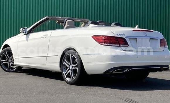 Nunua Imported Mercedes-Benz E-Classe White Gari ndani ya Mbabane nchini Manzini Nunua Imported Mercedes-Benz E-Classe White Gari ndani ya Mbabane nchini Manzini