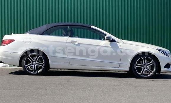 Nunua Imported Mercedes-Benz E-Classe White Gari ndani ya Mbabane nchini Manzini Nunua Imported Mercedes-Benz E-Classe White Gari ndani ya Mbabane nchini Manzini