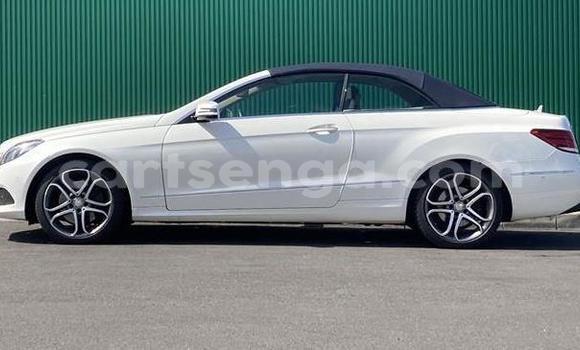 Nunua Imported Mercedes-Benz E-Classe White Gari ndani ya Mbabane nchini Manzini Nunua Imported Mercedes-Benz E-Classe White Gari ndani ya Mbabane nchini Manzini