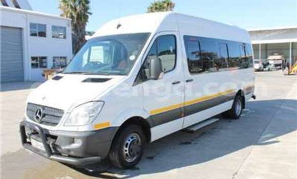 Buy Used Mercedes‒Benz Esprit White Car in Big Bend in Lubombo Buy Used Mercedes‒Benz Esprit White Car in Big Bend in Lubombo