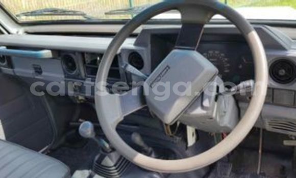 Buy Used Toyota Land Cruiser White Car in Ezulwini in Hhohho Buy Used Toyota Land Cruiser White Car in Ezulwini in Hhohho