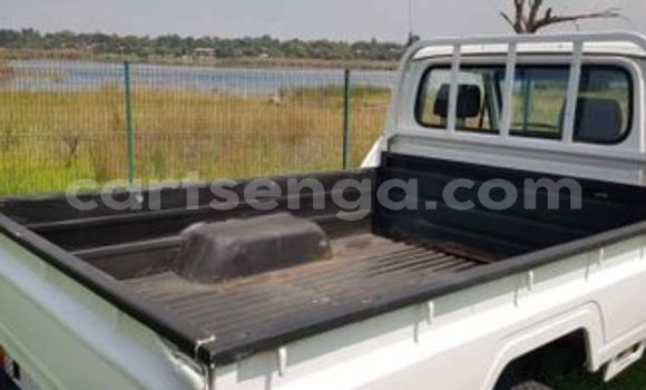 Buy Used Toyota Land Cruiser White Car in Ezulwini in Hhohho Buy Used Toyota Land Cruiser White Car in Ezulwini in Hhohho