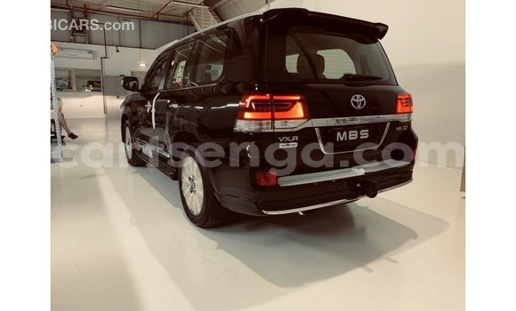 Nunua Imported Toyota Land Cruiser Black Gari ndani ya Import - Dubai nchini Hhohho Nunua Imported Toyota Land Cruiser Black Gari ndani ya Import - Dubai nchini Hhohho