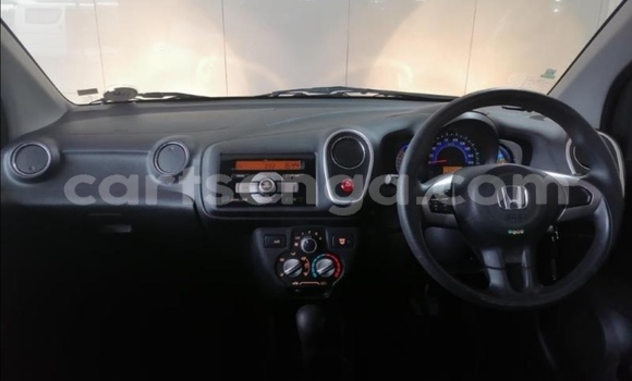 Nunua Ilio tumika Honda Mobilio Silver Gari ndani ya Ezulwini nchini Hhohho Nunua Ilio tumika Honda Mobilio Silver Gari ndani ya Ezulwini nchini Hhohho