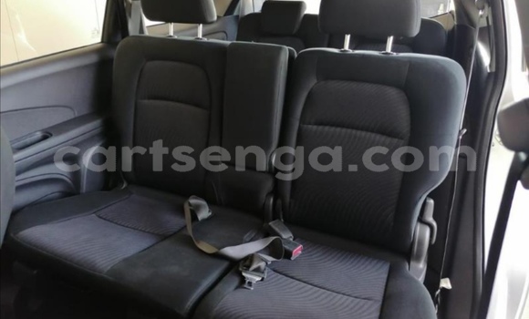 Nunua Ilio tumika Honda Mobilio Silver Gari ndani ya Ezulwini nchini Hhohho Nunua Ilio tumika Honda Mobilio Silver Gari ndani ya Ezulwini nchini Hhohho