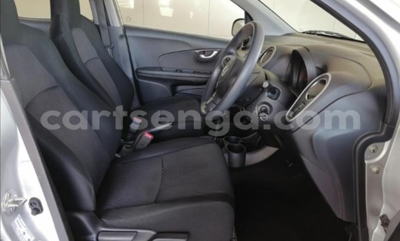 Nunua Ilio tumika Honda Mobilio Silver Gari ndani ya Ezulwini nchini Hhohho Nunua Ilio tumika Honda Mobilio Silver Gari ndani ya Ezulwini nchini Hhohho