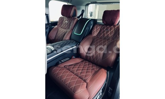 Nunua Imported Toyota Land Cruiser Black Gari ndani ya Import - Dubai nchini Hhohho Nunua Imported Toyota Land Cruiser Black Gari ndani ya Import - Dubai nchini Hhohho