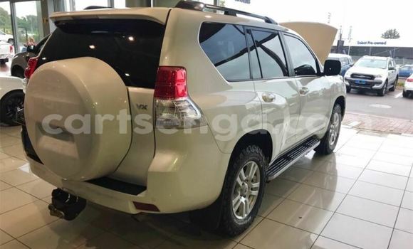 Buy Used Toyota Land Cruiser Prado White Car in Import - Dubai in Hhohho Buy Used Toyota Land Cruiser Prado White Car in Import - Dubai in Hhohho