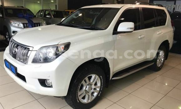 Buy Used Toyota Land Cruiser Prado White Car in Import - Dubai in Hhohho Buy Used Toyota Land Cruiser Prado White Car in Import - Dubai in Hhohho