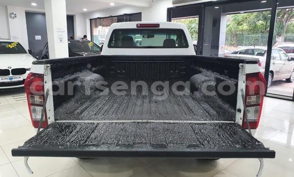 Buy Used Isuzu KB White Car in Ezulwini in Hhohho Buy Used Isuzu KB White Car in Ezulwini in Hhohho