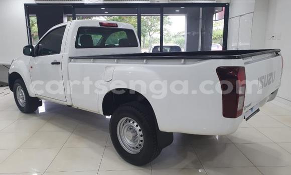 Buy Used Isuzu KB White Car in Ezulwini in Hhohho Buy Used Isuzu KB White Car in Ezulwini in Hhohho