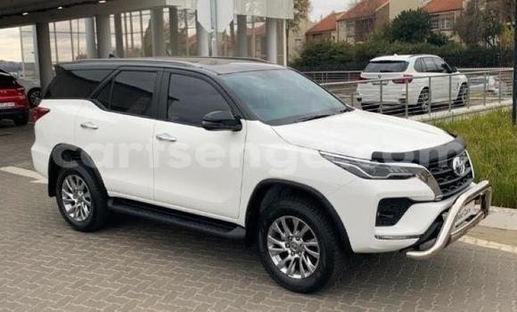 Acheter Occasion Voiture Toyota Fortuner Blanc à Hlatikulu, Shiselweni District