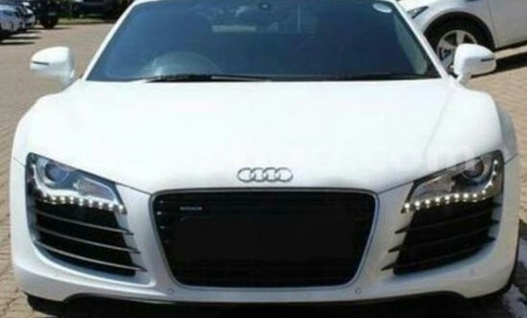 Nunua Ilio tumika Audi R8 White Gari ndani ya Manzini nchini Manzini Nunua Ilio tumika Audi R8 White Gari ndani ya Manzini nchini Manzini