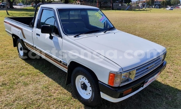 Acheter Occasion Voiture Toyota Hilux Blanc à Ezulwini, Hhohho