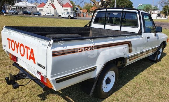 Nunua Ilio tumika Toyota Hilux White Gari ndani ya Ezulwini nchini Hhohho Nunua Ilio tumika Toyota Hilux White Gari ndani ya Ezulwini nchini Hhohho