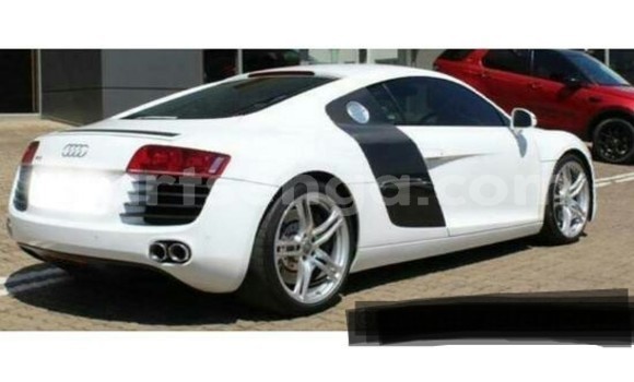 Nunua Ilio tumika Audi R8 White Gari ndani ya Manzini nchini Manzini Nunua Ilio tumika Audi R8 White Gari ndani ya Manzini nchini Manzini