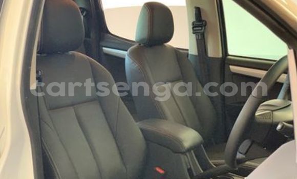 Nunua Ilio tumika Isuzu KB White Gari ndani ya Ezulwini nchini Hhohho Nunua Ilio tumika Isuzu KB White Gari ndani ya Ezulwini nchini Hhohho