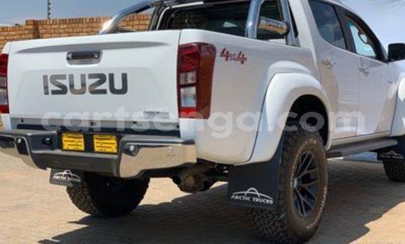 Nunua Ilio tumika Isuzu KB White Gari ndani ya Ezulwini nchini Hhohho Nunua Ilio tumika Isuzu KB White Gari ndani ya Ezulwini nchini Hhohho