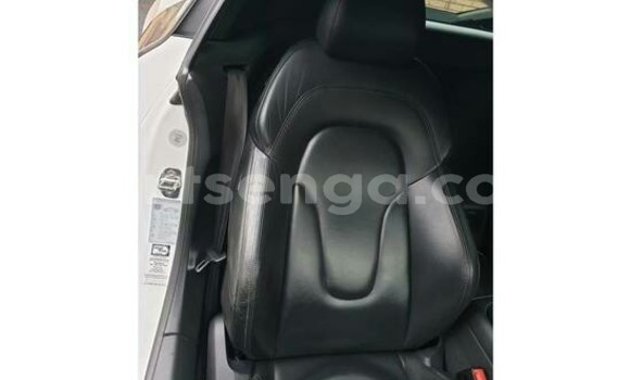 Nunua Ilio tumika Audi R8 White Gari ndani ya Manzini nchini Manzini Nunua Ilio tumika Audi R8 White Gari ndani ya Manzini nchini Manzini