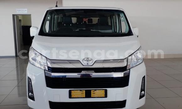 Nunua Ilio tumika Toyota Hiace White Gari ndani ya Ezulwini nchini Hhohho
