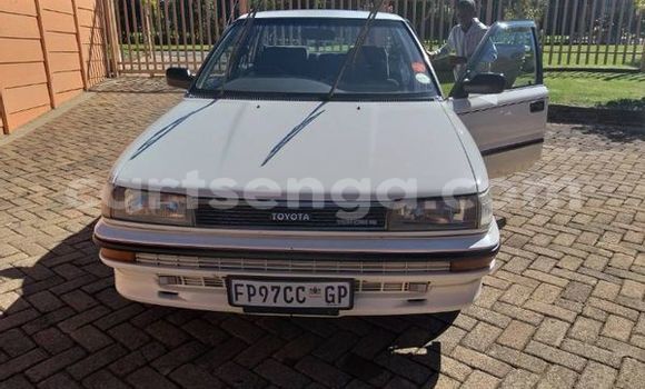 Nunua Ilio tumika Toyota Corolla White Gari ndani ya Bulembu nchini Hhohho Nunua Ilio tumika Toyota Corolla White Gari ndani ya Bulembu nchini Hhohho