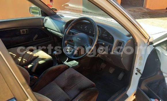 Nunua Ilio tumika Toyota Corolla White Gari ndani ya Bulembu nchini Hhohho Nunua Ilio tumika Toyota Corolla White Gari ndani ya Bulembu nchini Hhohho