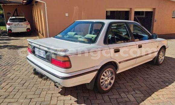 Nunua Ilio tumika Toyota Corolla White Gari ndani ya Bulembu nchini Hhohho Nunua Ilio tumika Toyota Corolla White Gari ndani ya Bulembu nchini Hhohho