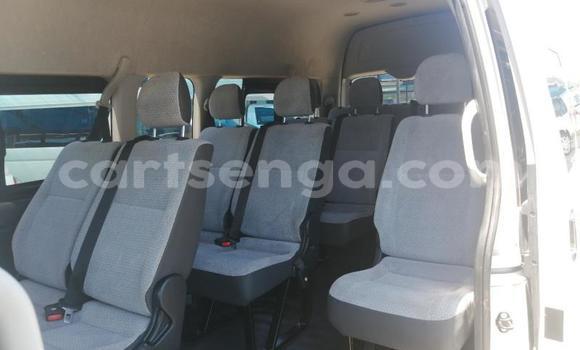 Nunua Ilio tumika Toyota Hiace White Gari ndani ya Ezulwini nchini Hhohho Nunua Ilio tumika Toyota Hiace White Gari ndani ya Ezulwini nchini Hhohho