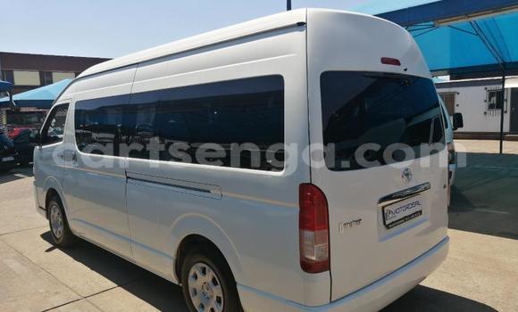 Nunua Ilio tumika Toyota Hiace White Gari ndani ya Ezulwini nchini Hhohho Nunua Ilio tumika Toyota Hiace White Gari ndani ya Ezulwini nchini Hhohho