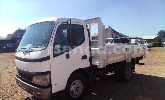 Nunua Ilio tumika Toyota Dyna White Gari ndani ya Ezulwini nchini Hhohho Nunua Ilio tumika Toyota Dyna White Gari ndani ya Ezulwini nchini Hhohho