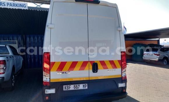 Acheter Occasion Voiture IVECO Massif Blanc à Ezulwini, Hhohho Acheter Occasion Voiture IVECO Massif Blanc à Ezulwini, Hhohho