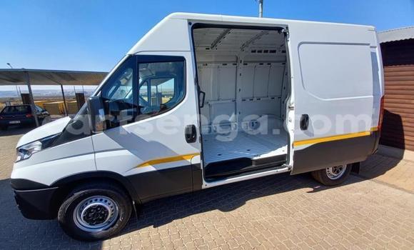 Acheter Occasion Voiture IVECO Massif Blanc à Ezulwini, Hhohho Acheter Occasion Voiture IVECO Massif Blanc à Ezulwini, Hhohho