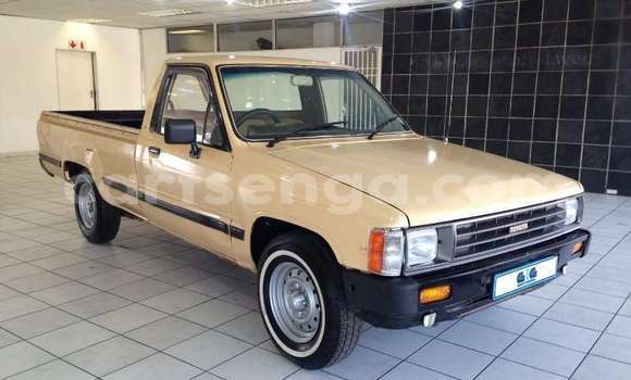 Buy Used Toyota Hilux Beige Car in Mbabane in Manzini Buy Used Toyota Hilux Beige Car in Mbabane in Manzini