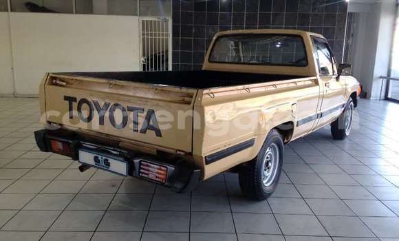 Buy Used Toyota Hilux Beige Car in Mbabane in Manzini Buy Used Toyota Hilux Beige Car in Mbabane in Manzini