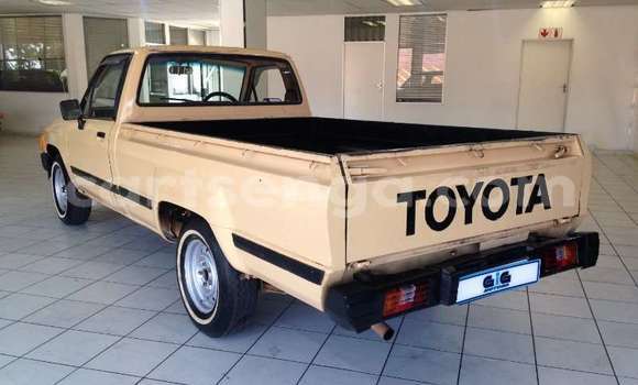 Buy Used Toyota Hilux Beige Car in Mbabane in Manzini Buy Used Toyota Hilux Beige Car in Mbabane in Manzini