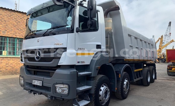 Buy Used Mercedes‒Benz Tipper White Truck in Mbabane in Manzini Buy Used Mercedes‒Benz Tipper White Truck in Mbabane in Manzini