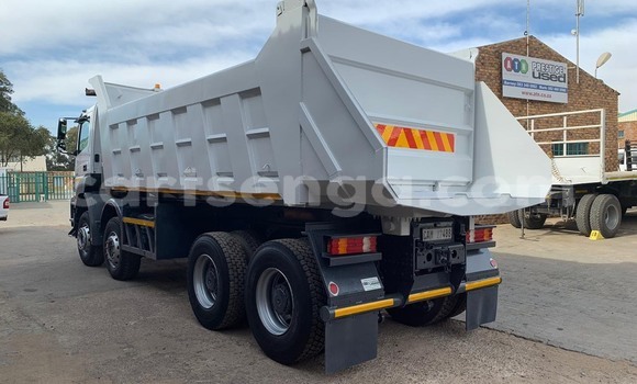 Buy Used Mercedes‒Benz Tipper White Truck in Mbabane in Manzini Buy Used Mercedes‒Benz Tipper White Truck in Mbabane in Manzini