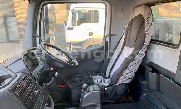 Buy Used Mercedes‒Benz Tipper White Truck in Mbabane in Manzini Buy Used Mercedes‒Benz Tipper White Truck in Mbabane in Manzini